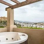Sea & Sun Hills Views Pool Jacuzzi Appartement *