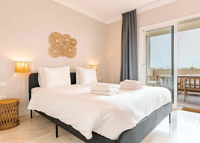 Sea & Sun Hills Views Pool Jacuzzi * Εστεπόνα