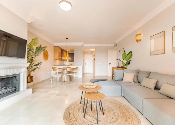 Sea & Sun Hills Views Pool Jacuzzi Apartment Estepona